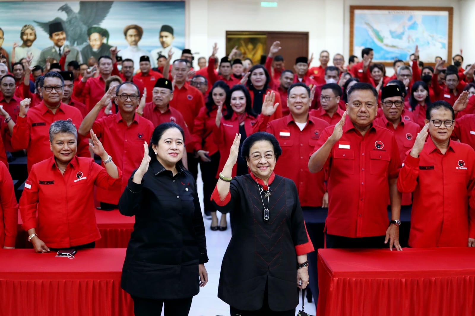 Megawati Larang Kader PDIP Bahas Ganjar dan Cawapresnya Hari Ini