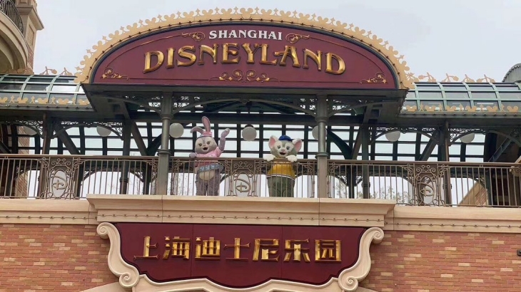 Tiga Bulan Tutup, Disneyland Shanghai Akhirnya Dibuka