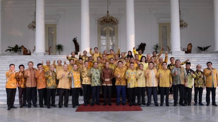 Joko Widodo dan Kader Golkar. (Antaranews)