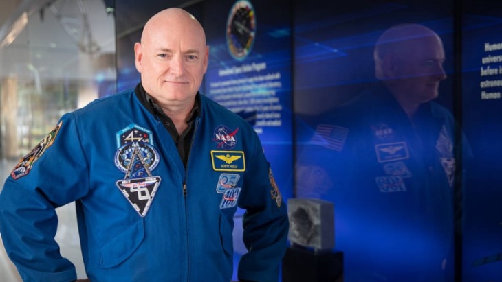 Mantan Astronaut NASA Ceritakan Pengalaman Tidur di Angkasa Luar