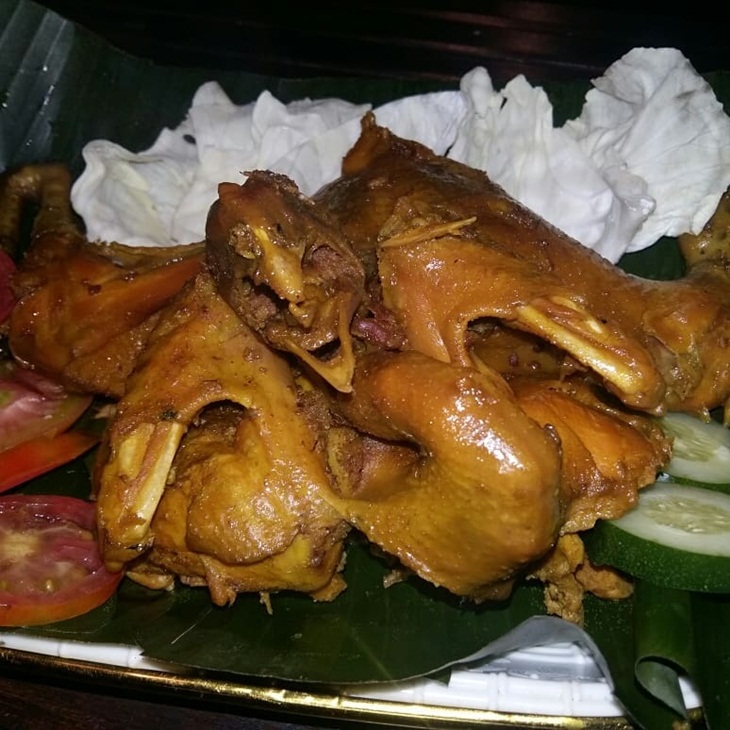 Ingkung. (Foto: Instagram/arief_imty)