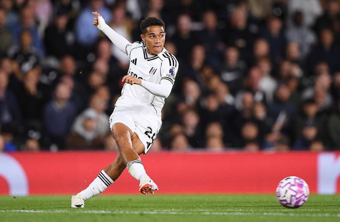 Barcelona Terus Memburu Daun Muda, Giliran Playmaker Fulham yang Sedang Laris Masuk Radar