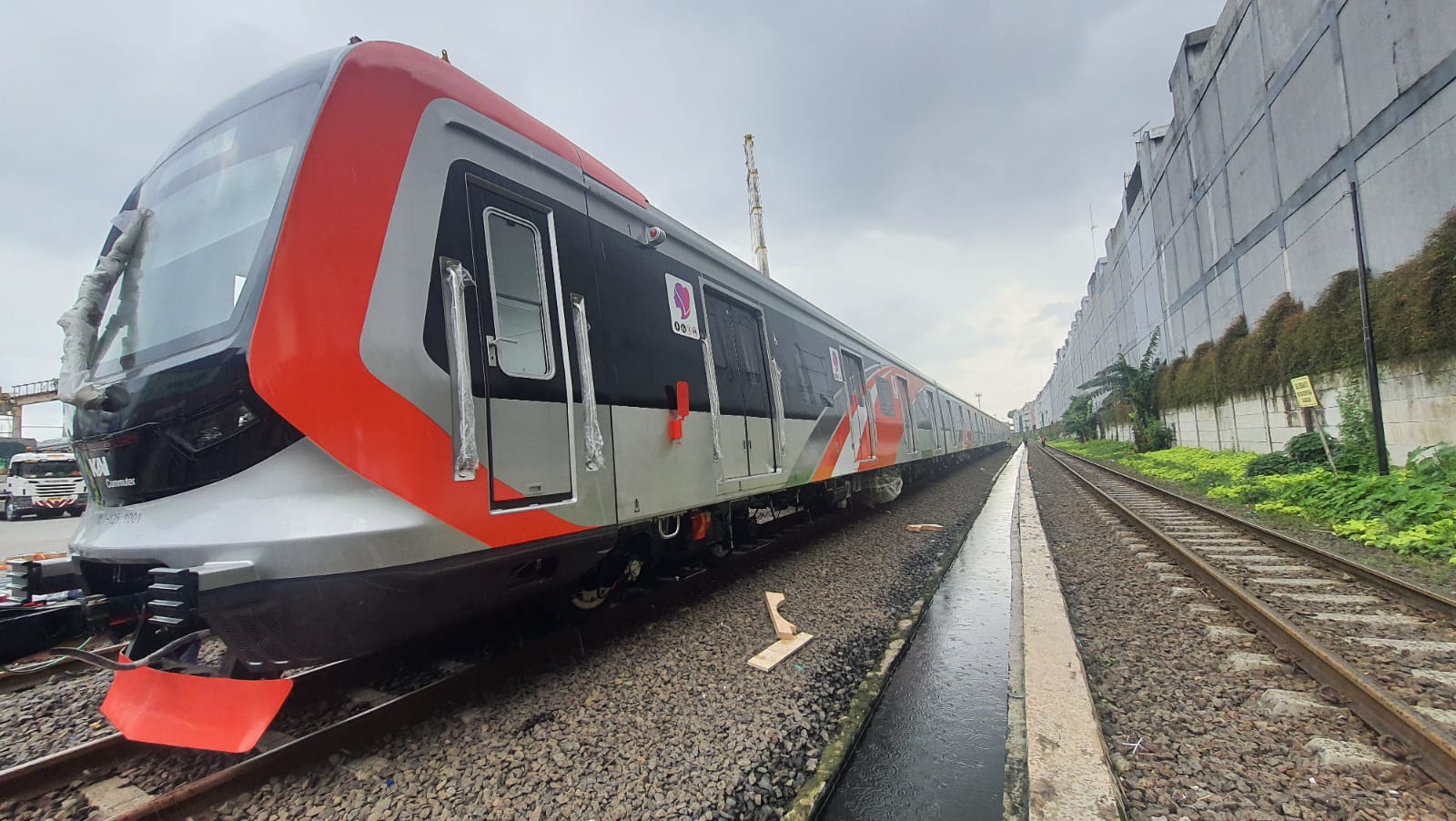KRL CLI-125 gantikan dua rangkaian kereta sebelumnya