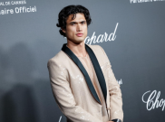 Charles Melton Bicara Kilas Balik Kariernya