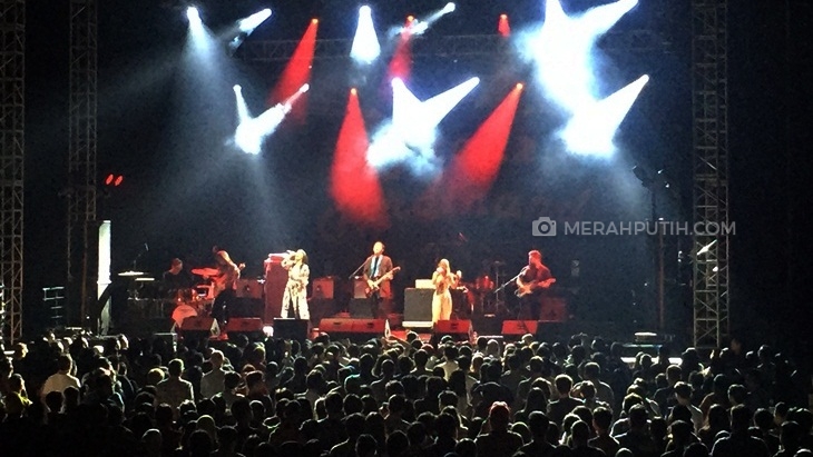 Jadi Opening Act Konser Franz Ferdinand, Barasuara Sukses Hipnosis Penonton