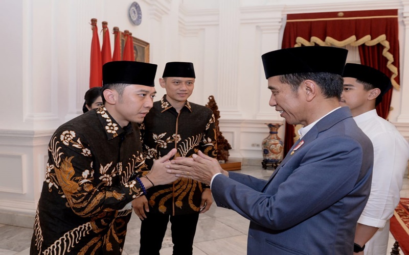 Berlebaran dengan AHY dan Ibas, Presiden Jokowi Bersama Keluarga Sampaikan Doa serta Dukungan