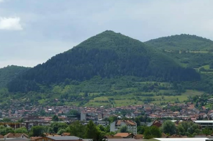Mengenal Keunikan Piramida Energi Bosnia