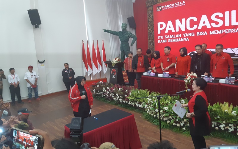 Pelantikan Tri Rismaharini sebagai Ketua DPP PDIP Bidang Kebudayaan oleh Megawati