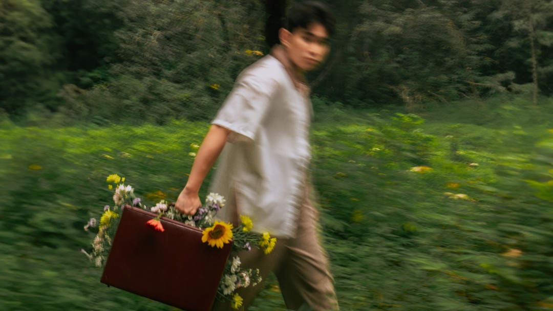 JESENN Lukiskan Emosi Rindu lewat 'Bahagia ya Kamu'