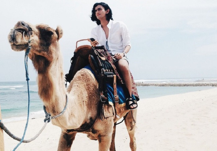 Tak Kalah dengan Pangerannya Raja Salman, 5 Artis Keturunan Arab Ini Bikin Baper