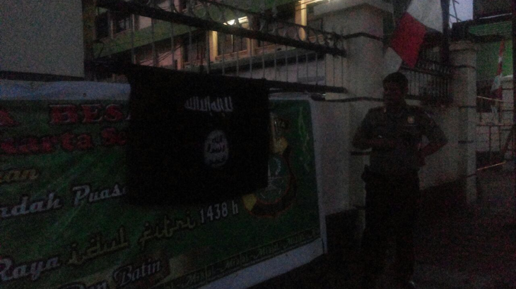 Bendera Mirip ISIS Ditempel di Mapolsek Kebayoran Lama