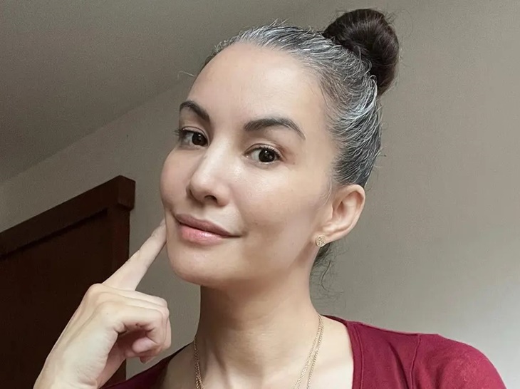 Nadya Hutagalung 48 Tahun: Uban, Siapa Takut