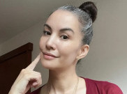 Nadya Hutagalung 48 Tahun: Uban, Siapa Takut