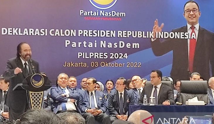 Ketua Umum DPP Partai NasDem Surya Paloh saat mengumumkan nama Anies Baswedan sebagai capres di NasDem Tower, Jakarta, Senin (3/10/2022). ANTARA/Syaiful Hakim