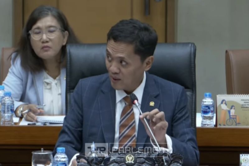 Komisi III DPR Minta Pengecekan Kelayakan Anggota Polri Pegang Senpi