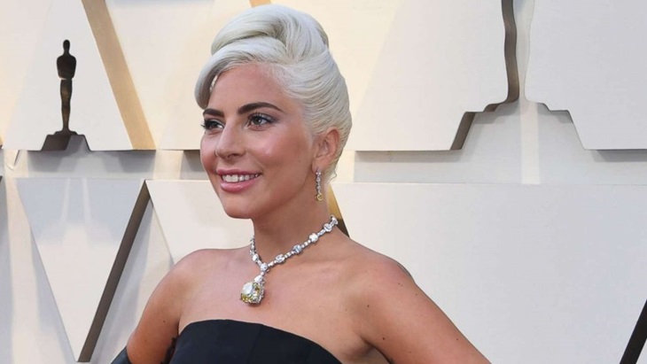 Wow! Lady Gaga Kenakan Kalung Seharga 30 Juta Dolar Di Oscar 2019