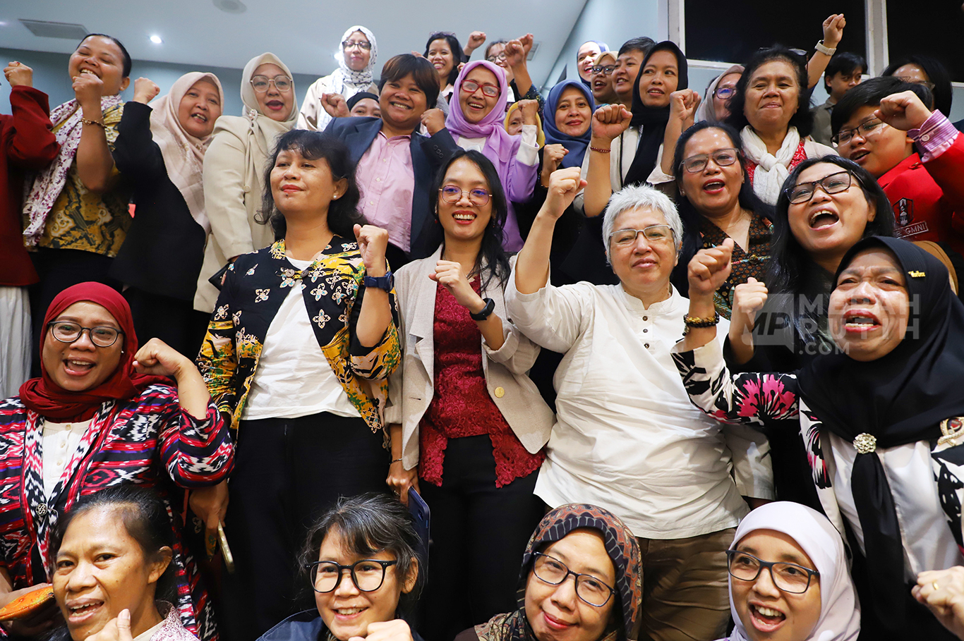 Momen Hari Kartini, DPR Sahkan RUU PPRT Jadi UU, Lindungi Pekerja Rumah Tangga 
