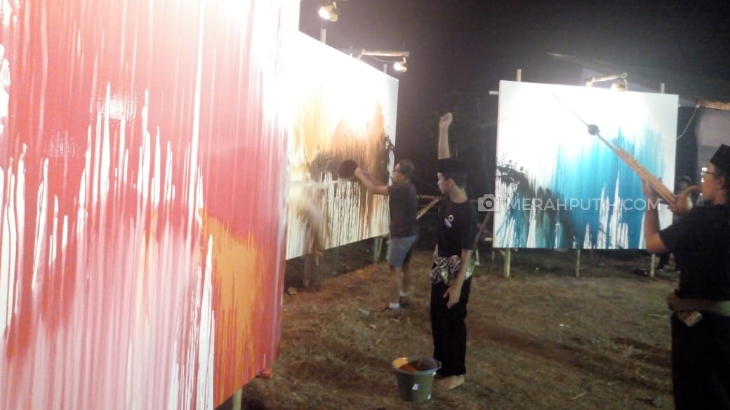Action Painting Perupa Hanafi di VidaFest 2018. (MP/Zaimul Haq)