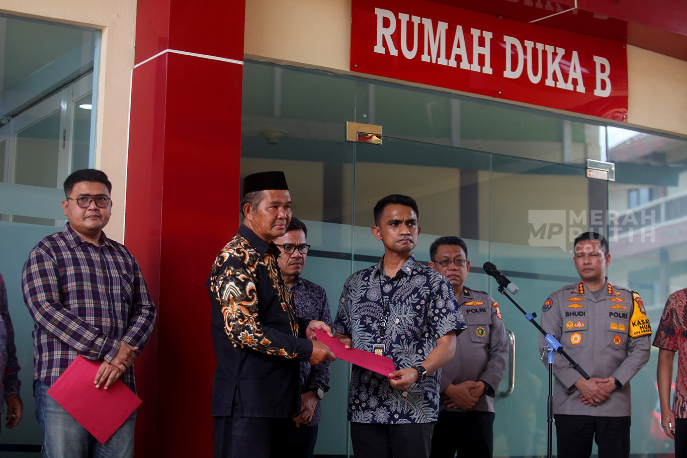 RS Polri Kramat Jati Serahkan Jenazah Farhan dan Reno Kepada Pihak Keluarga