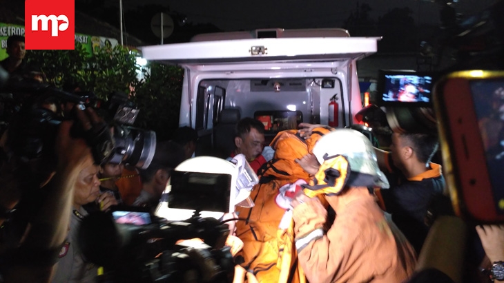 Dua Tewas Dalam Tabrakan Mobil dengan Kereta Api di Senen