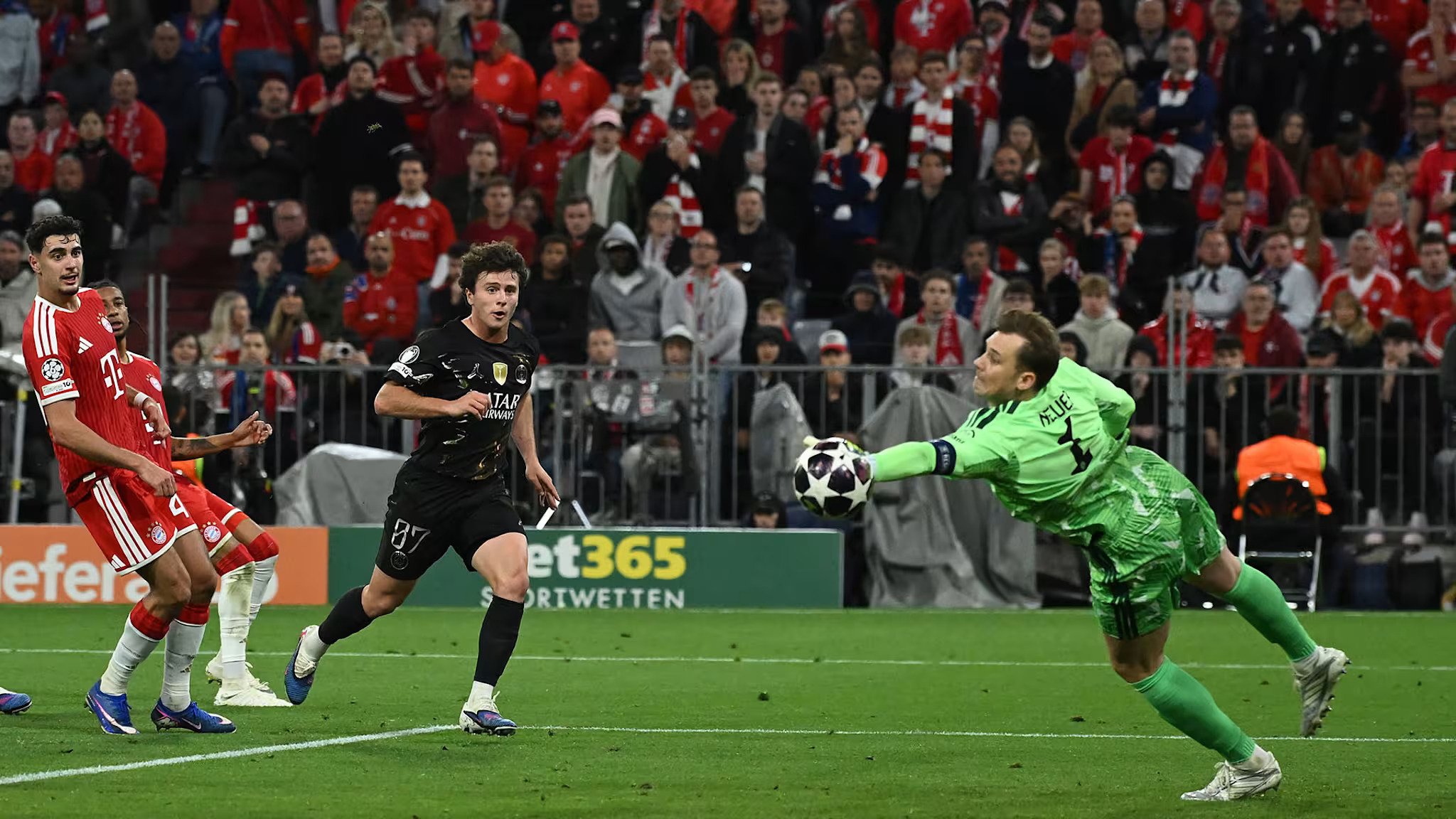 Bayern Munchen vs PSG Ricuh soal Handball Joao Neves, IFAB Tegaskan Wasit tak Salah