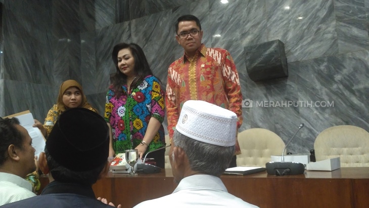 Diah Pitaloka dan Alfia Reziani. (MP/Fadhli)