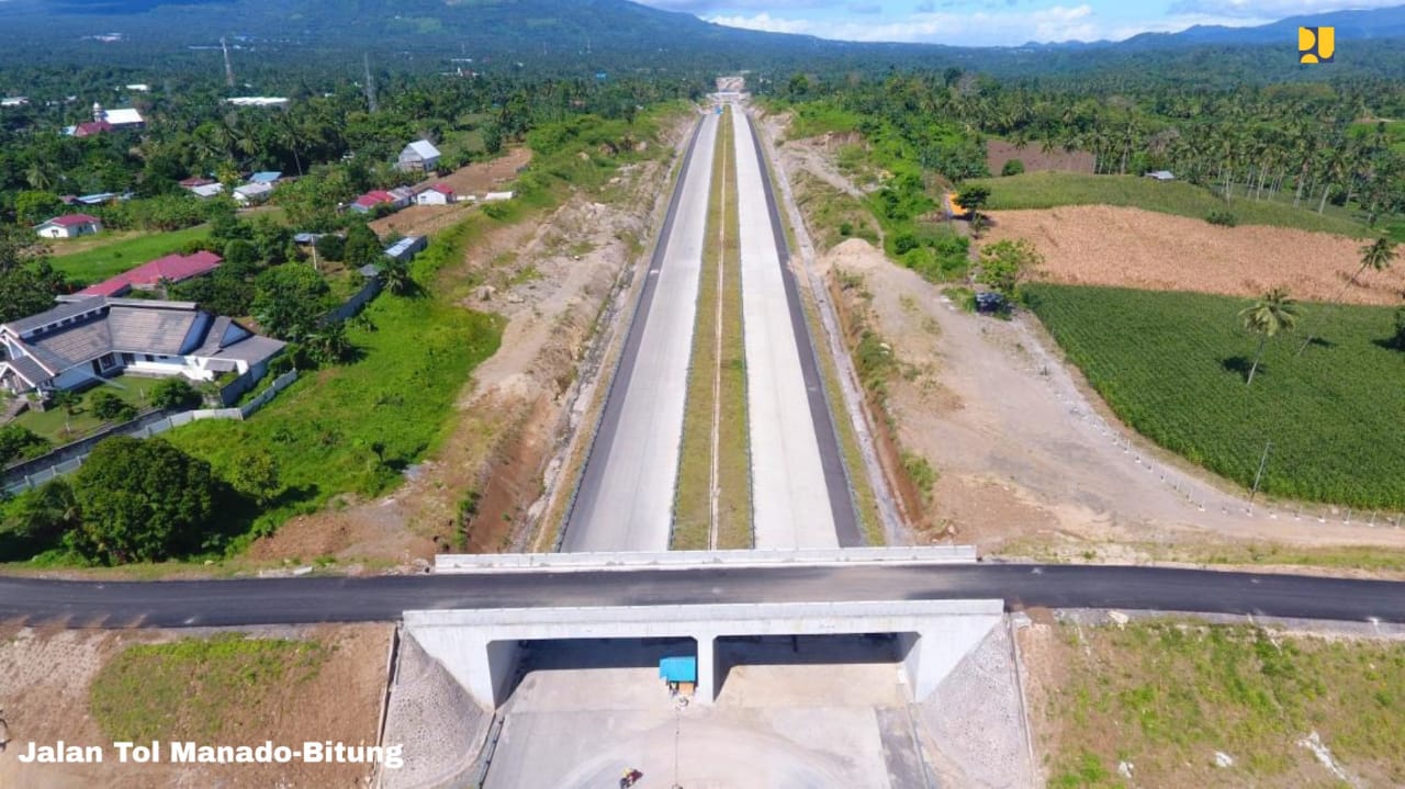 Jokowi Tunda Peresmian Tol Manado-Bitung