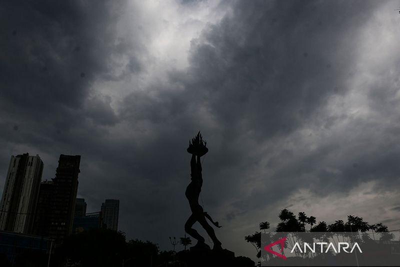 BMKG Imbau Warga Jakarta Waspadai Perubahan Cuaca Ekstrem di Malam Hari