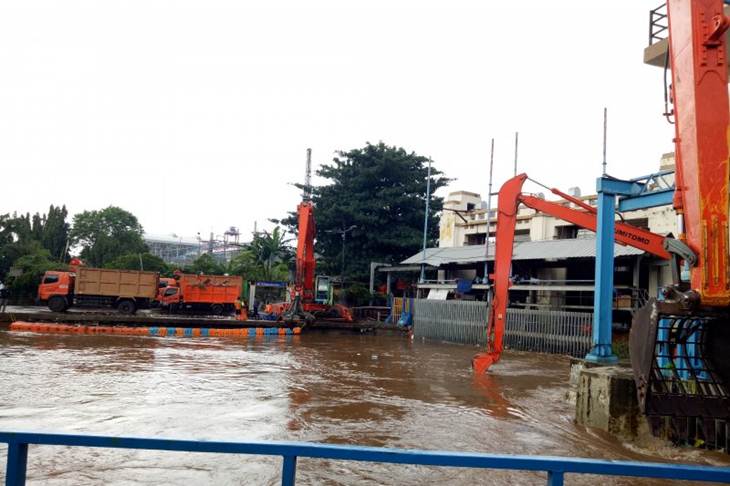 Kondisi Pintu Air Manggarai Siaga 2,Selasa (25/2/2020) (ANTARA/ Livia Kristianti)
