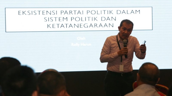 Wakil Ketua KPK Saut Situmorang saat membuka acara pelatihan internal untuk mendalami korupsi partai politik di gedung Pusat Edukasi Antikorupsi KPK, Jakarta, Rabu (23/10/2019). (KPK)