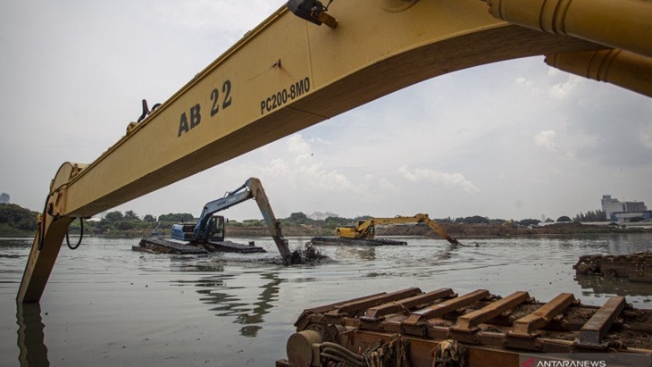 Anies Keringkan Waduk-Waduk di Jakarta