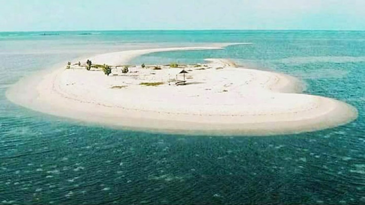 Indahnya Pantai Gili Putih yang Menarik Banyak Perhatian Wisatawan 