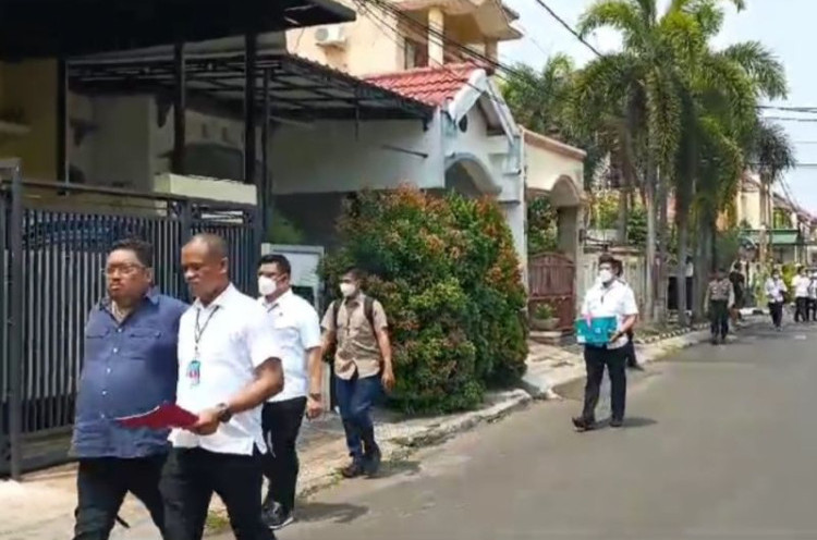 Selain di Jakarta, Polisi Geledah Rumah Firli Bahuri di Bekasi
