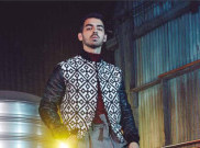 Selamat! Joe Jonas Resmi Bertunangan dengan Shopie Turner