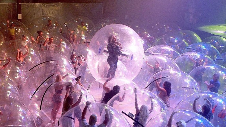 The Flaming Lips Sukses Gelar Konser Gelembung di Tengah Pandemi