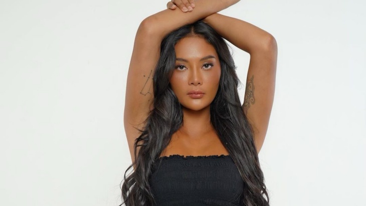 Eri Carl Lepas Debut Single Sebagai 'La Samba Primadona'