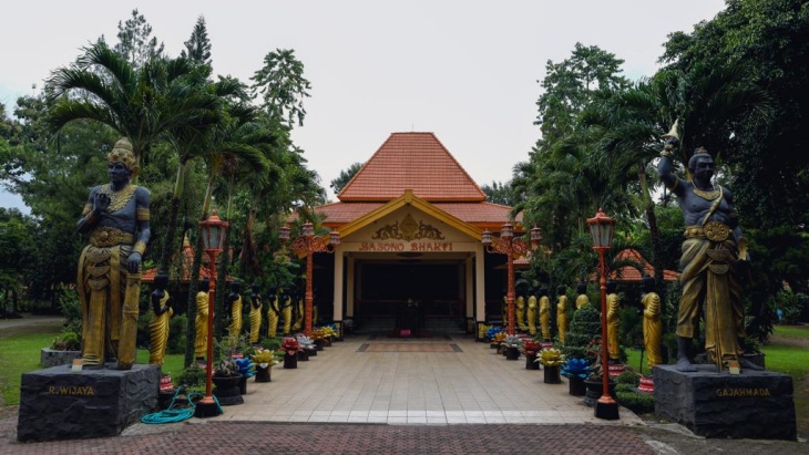 Gedung Bhakti Sala Vihara Mojopahit perpaduan unik antara gaya Jawa dan Tiongkok. (Foto: Wiraseto Dody)