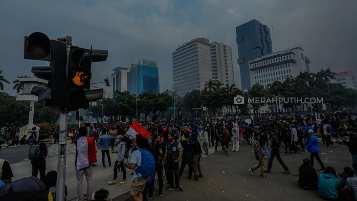 Demonstrasi menolak UU Cipta Kerja di Jakarta. (Foto: MP/Rizki Fitrianto)