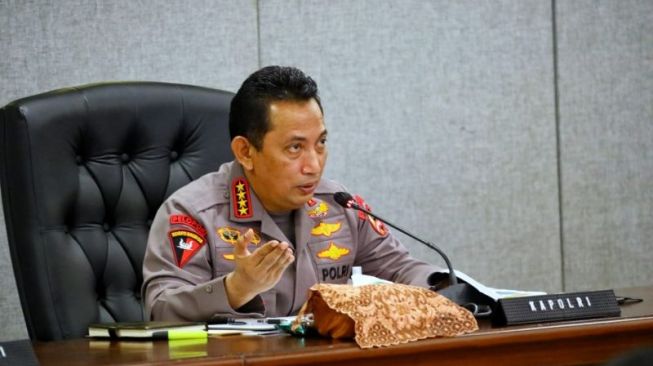 Kapolri Berikan Kenaikan Pangkat Luar Biasa Anumerta kepada Aipda Yudhi yang Gugur Saat Gerebek Bandar Narkoba