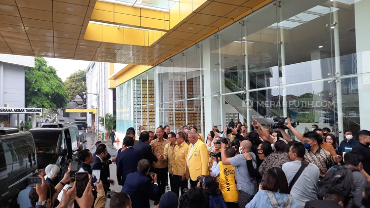 Isi Pertemuan Surya Paloh dan Airlangga Hartarto di Kantor Golkar