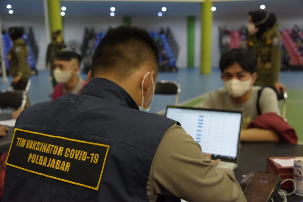 Kepatuhan Warga Jabar Jalankan Prokes Terus Menurun