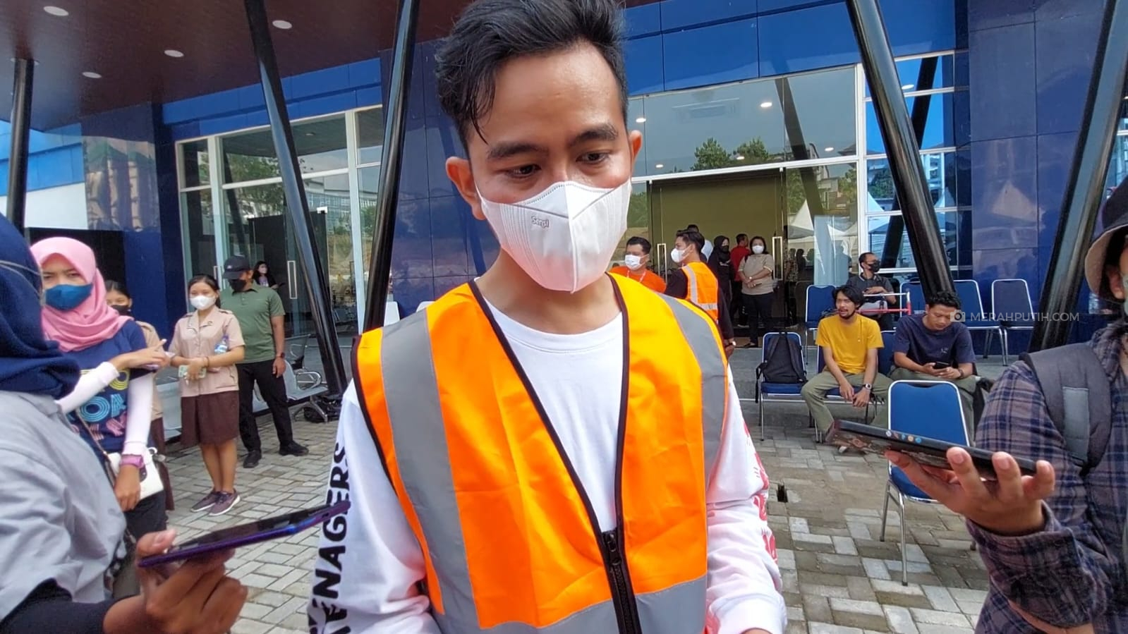 Ditanya soal Hasil Survei Pilgub Jateng, Gibran Pilih Fokus Kerja