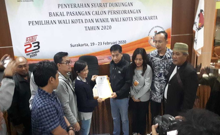 KPU Solo melakukan verifikasi dukungan terhadap pasangan Bajo calon independen di Pilwalkot Solo