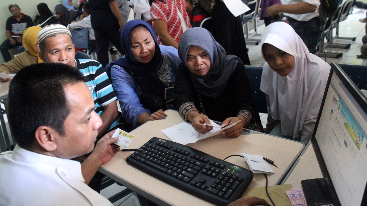 Anak Gagal Diterima, Puluhan Orangtua Gembok SMAN 2 Jambi