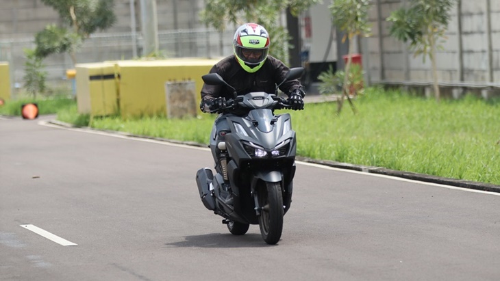 Menjajal Ketangguhan Skutik Anyar