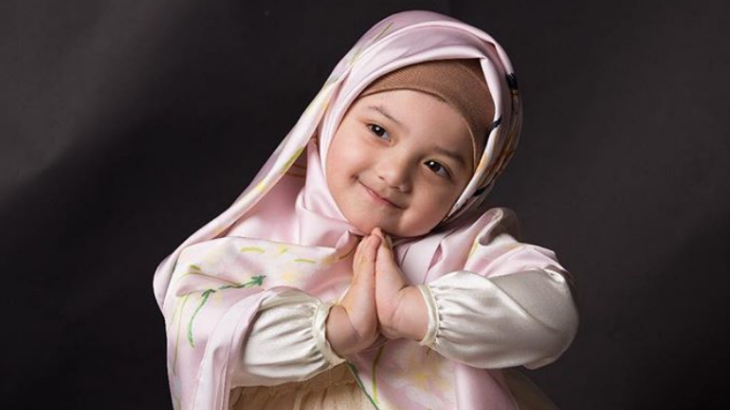 Beri Makan Dengan Cara ini, Babysitter Pengasuh Arsy Anak Ashanty Bikin Warganet Risih 