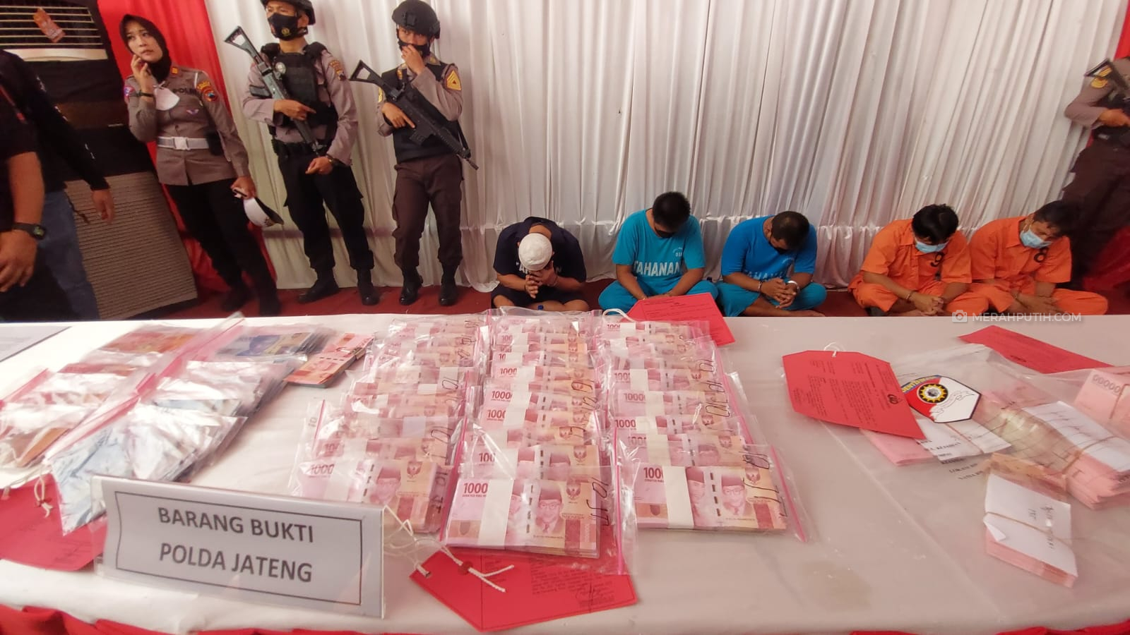 Polisi Gerebek Pabrik Uang Palsu di Belakang Rumdin Bupati Sukoharjo