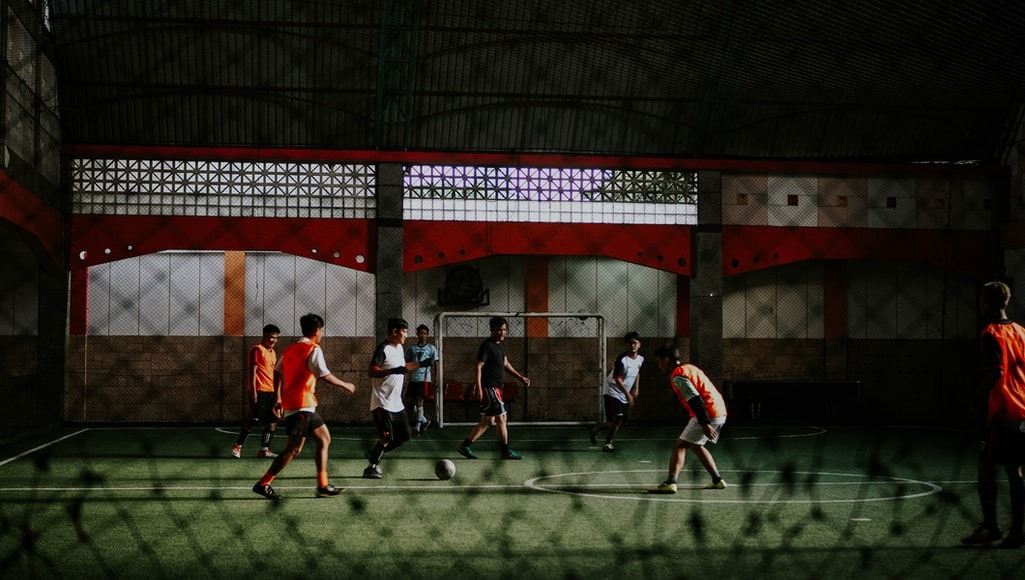 Akal-Akalan Anak Futsal Biar Bisa Main Lama