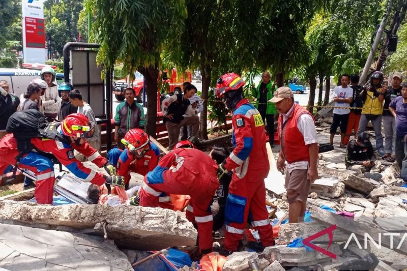 Tembok SPBU Pertamina Tebet Roboh Tewaskan Bapak, Ibu, dan Anaknya