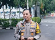 Lakban Kuning yang Melilit Wajah Dibeli Sendiri oleh Arya Daru Pangayunan di Yogyakarta